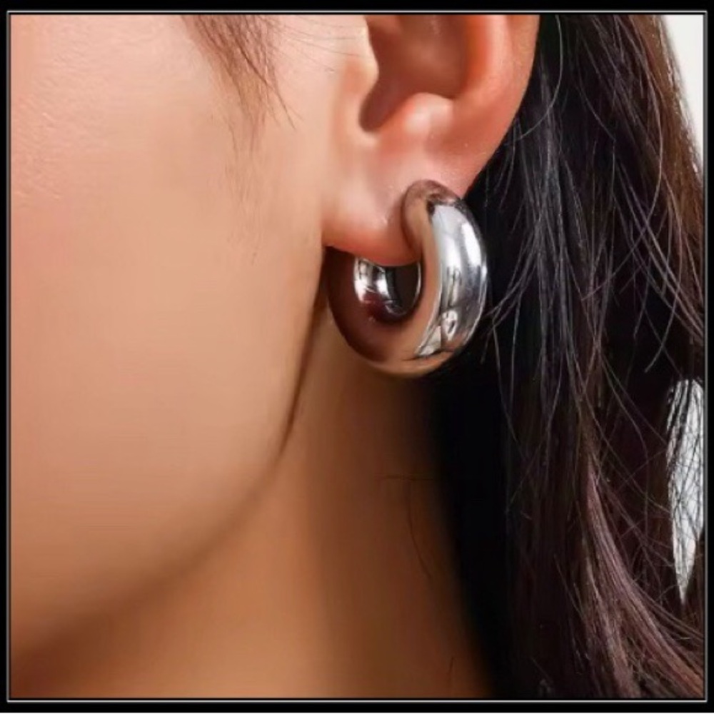 Clearance! Classic Chunky Hollowed Silver Arc Crescent Hoop Earrings for Women